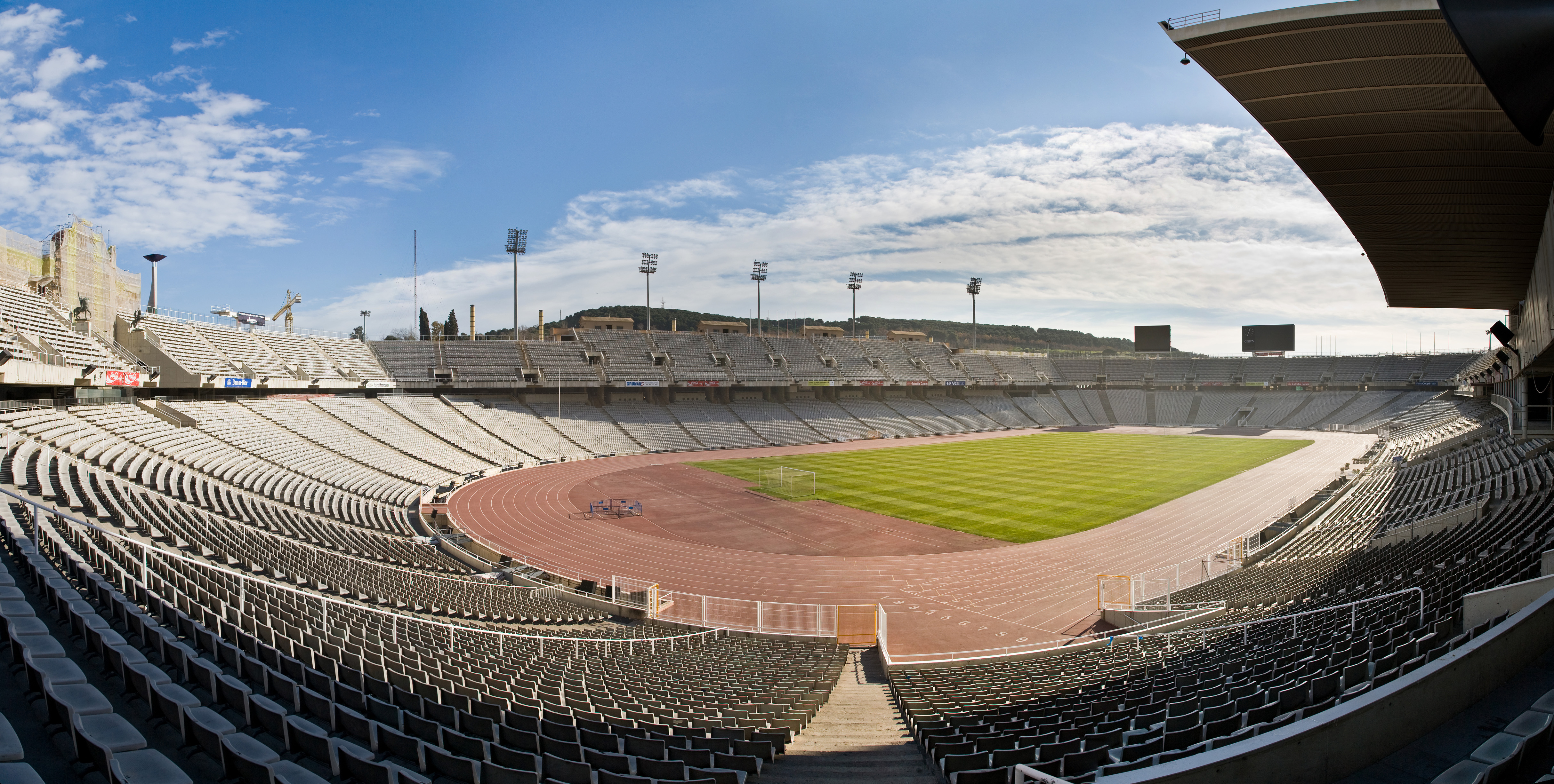 Estadi_Olímpic_Lluís_Companys_-_Barcelona_Spain_-_Jan_2007.jpg